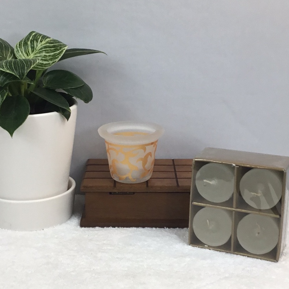 🇺🇸🇺🇸FROSTED & GOLD VOTIVE CANDLE HOLDER W/CANDLES🇺🇸🇺🇸